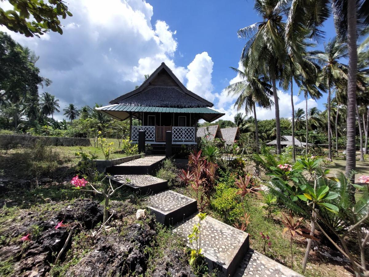 Sunari Beach Resort Selayar Matalalang 外观 照片
